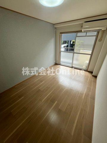 東大阪市鴻池本町の賃貸マンションの居間・リビング