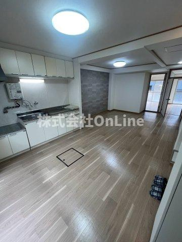 東大阪市鴻池本町の賃貸マンションの居間・リビング
