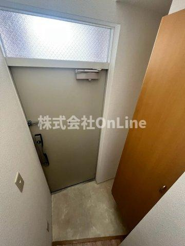 東大阪市島之内１丁目のアパートの玄関