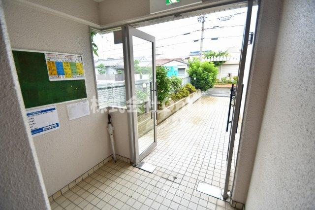 東大阪市三島１丁目の賃貸マンションのロビー