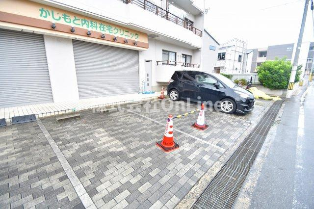 東大阪市三島１丁目の賃貸マンションの駐車場