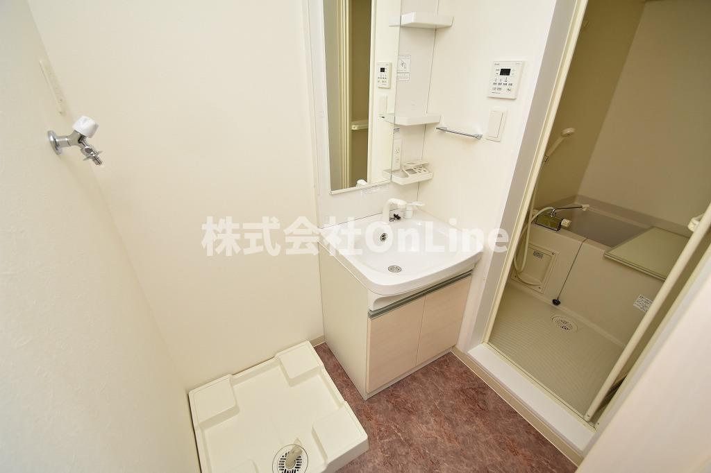 東大阪市三島２丁目のアパートの洗面所