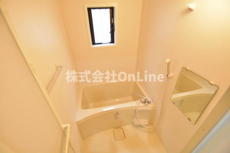 東大阪市高井田元町２丁目のテラスの浴室