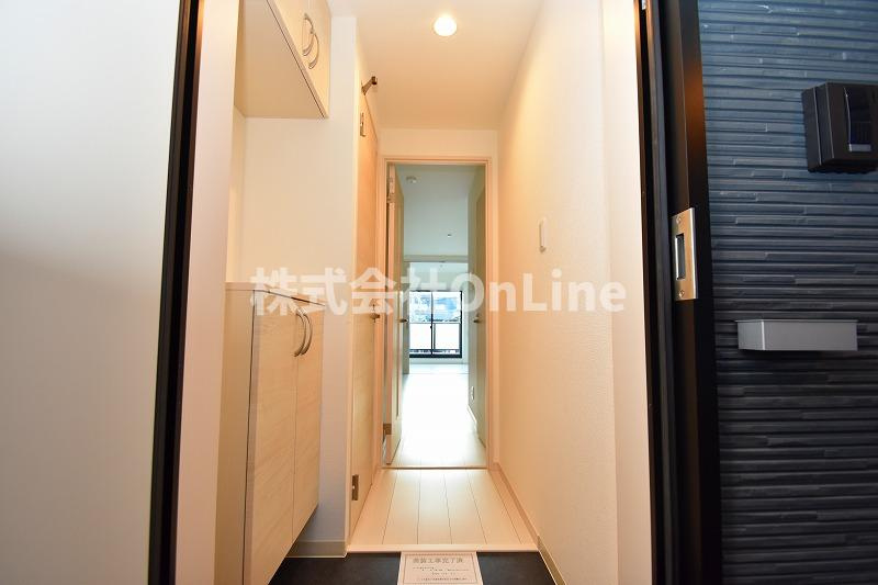 東大阪市大蓮東１丁目のアパートの玄関