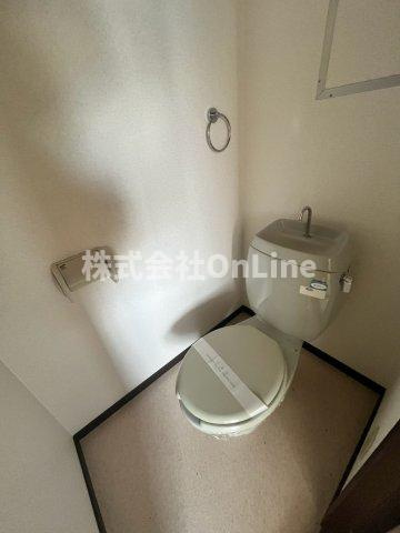 東大阪市西岩田１丁目の賃貸マンションのトイレ