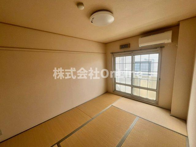 東大阪市西岩田１丁目の賃貸マンションの寝室