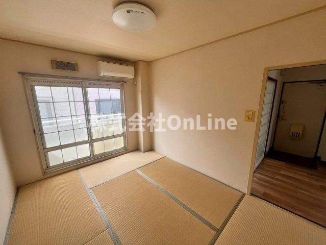 東大阪市西岩田１丁目の賃貸マンションの和室