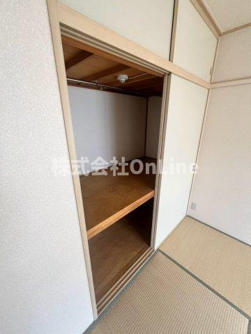 東大阪市西岩田１丁目の賃貸マンションの収納