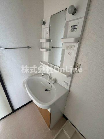 東大阪市西岩田１丁目の賃貸マンションの洗面所