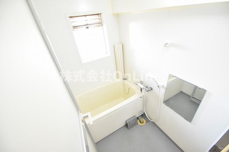 東大阪市友井５丁目の賃貸マンションの浴室