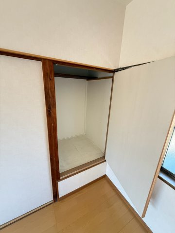 花園段ノ岡町貸家の収納