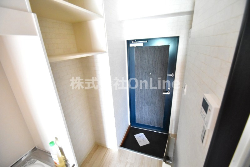 東大阪市南上小阪の賃貸マンションの玄関