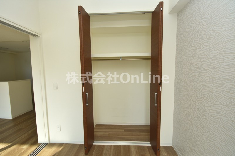 東大阪市荒川１丁目の賃貸マンションの収納