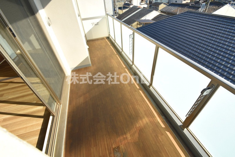東大阪市荒川１丁目の賃貸マンションのバルコニー