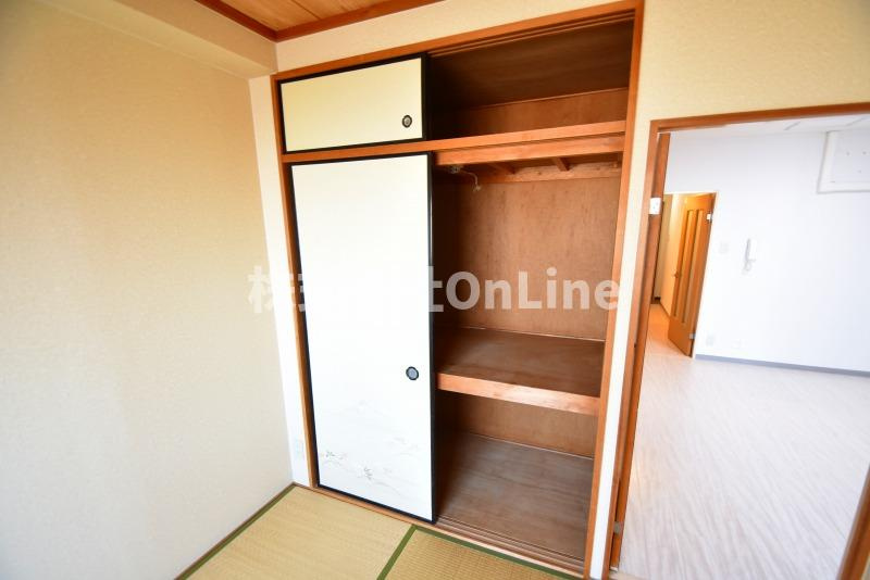東大阪市三ノ瀬１丁目の賃貸マンションの収納