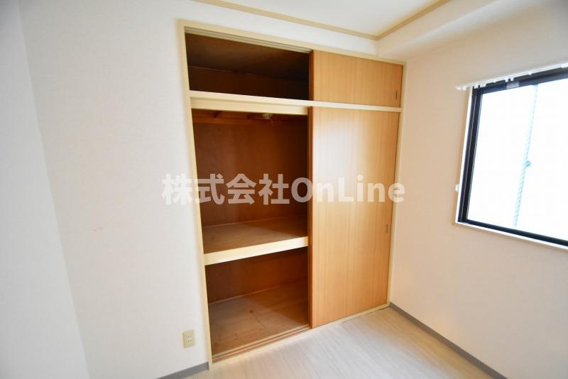 東大阪市三ノ瀬１丁目の賃貸マンションの収納