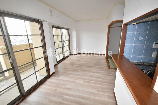 東大阪市森河内西２丁目の賃貸マンションの居間・リビング