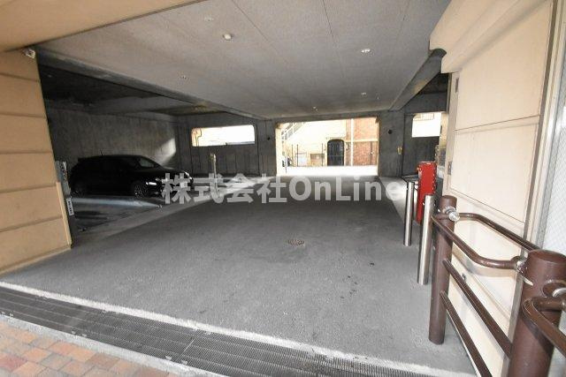 東大阪市森河内西２丁目の賃貸マンションの駐車場