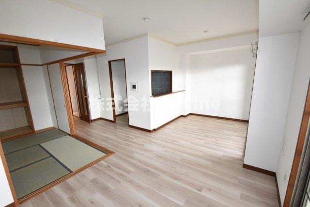 東大阪市森河内西２丁目の賃貸マンションの居間・リビング