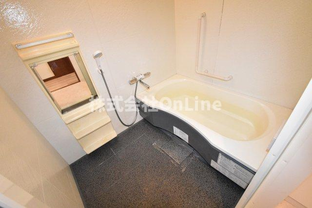 東大阪市森河内西２丁目の賃貸マンションの浴室