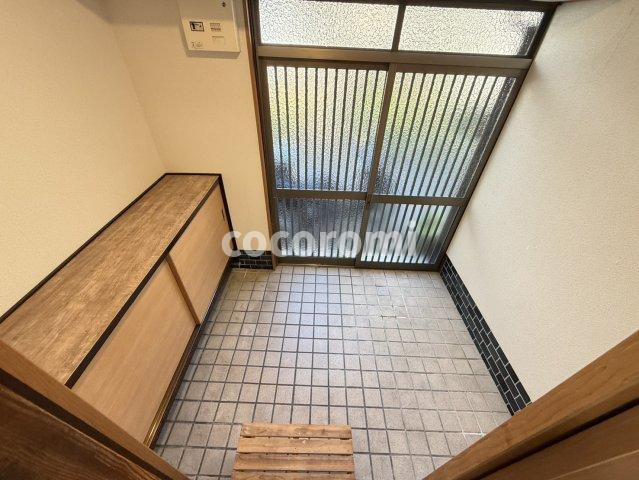 守口市南寺方貸家の玄関