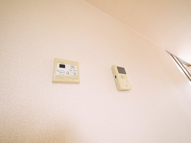 セゾン アザレ　Ｂ棟のセキュリティ|モニター付きインターホン