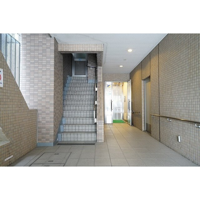 シャンテメゾン田仲のエントランス|建物の内部です