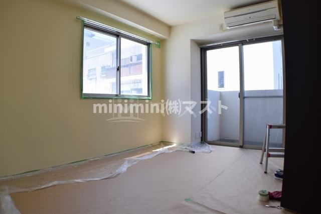 大阪市浪速区稲荷２丁目の賃貸マンションの居間・リビング