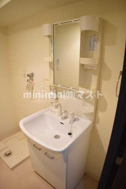 大阪市浪速区稲荷２丁目の賃貸マンションの洗面所