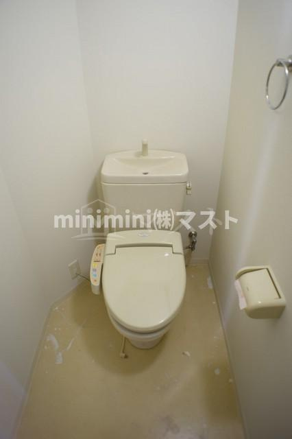 大阪市浪速区稲荷２丁目の賃貸マンションのトイレ