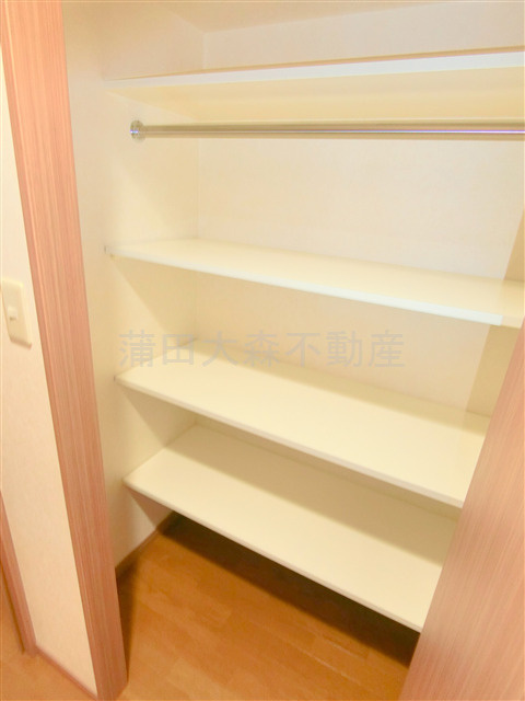 レスポワール平和島の収納|廊下のクローゼット収納