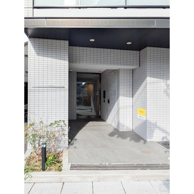 ルネサンスコート本蓮沼のエントランス