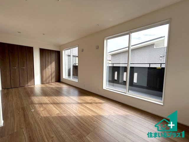 ●31(土)1(日)3(祝)現地説明会！　奈良市南新町　新築一戸建てのその他|シンプルな洋室は、自分好みのインテリアが楽しめます♪ご家族とインテリアや家具を選びに行くのは入居時の醍醐味の一つです。ぜひお楽しみください♪