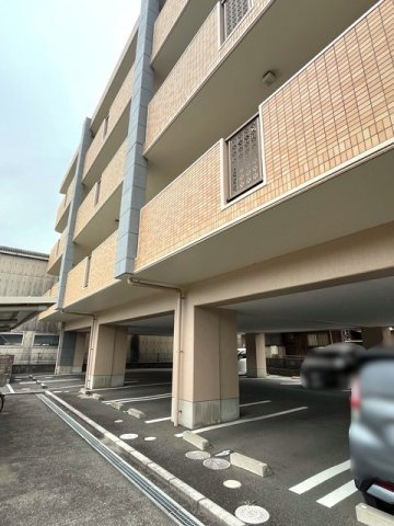 ドエルⅥの駐車場|駐車場があるので、車を買う予定の方も安心です