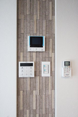 シャロムの設備|カラーモニター付きインターホンやその他リモコンやスイッチなど