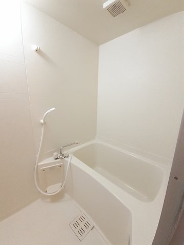 シャトーひえだの浴室|コンパクトで使いやすいお風呂です