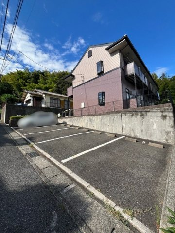 カーサ・ソレアードの駐車場|駐車スペースもあります