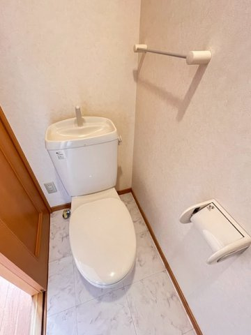 ガーデンパレス秋根のトイレ|落ち着いたトイレです