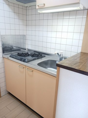ドエルⅦのキッチン|コンパクトなキッチンで掃除もラクラク
