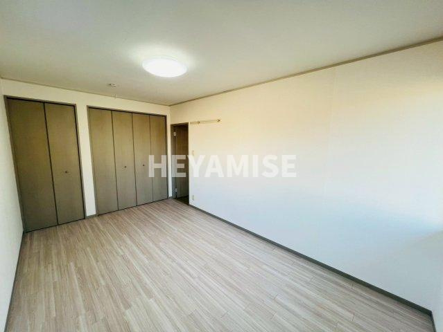 ハイカムールはたぐちBの洋室