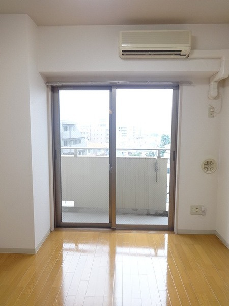 プレール学芸大学弐番館の居間・リビング