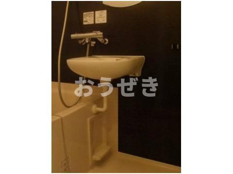 ルーブル渋谷初台弐番館の洗面所