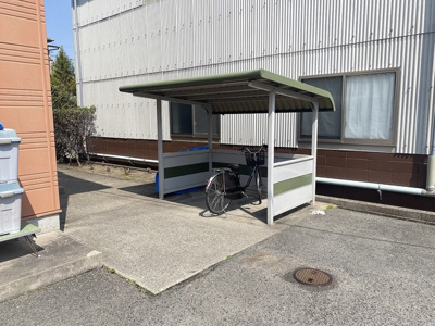 【その他共用部分】 | エルディム瀬戸B | 屋根付き駐輪場