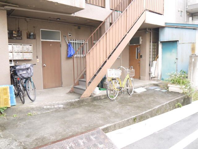 梯コーポのエントランス