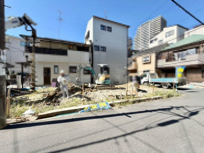 【前面道路含む現地写真】 | 南野田　新築戸建 | 玄関にシューズボックスありますよ！玄関周りもスッキリ片付きますね！
