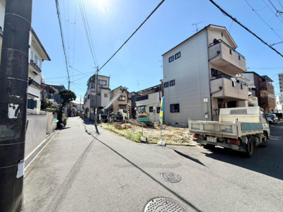 【前面道路含む現地写真】 | 南野田　新築戸建 | 前面道路約４ｍ/約４ｍ！閑静な住宅街で叶える穏やかな新生活をここではじめませんか♪