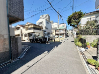 【前面道路含む現地写真】 | 南野田　新築戸建 | トイレ１階と２階の２ヶ所あります！忙しい朝や家族の多いご家庭も安心ですね♪