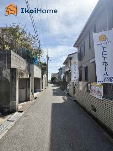 明石市魚住町金ケ崎　中古戸建のエントランス|【ホームページに現地動画掲載中】●年中無休：当日予約可●車通りも少なく、安心の閑静な住宅地