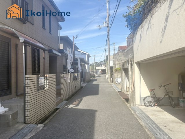明石市魚住町金ケ崎　中古戸建の前面道路含む現地写真|【ホームページに現地動画掲載中】●年中無休：当日予約可●前面道路は北東側幅員約4m！交通量少なく安心