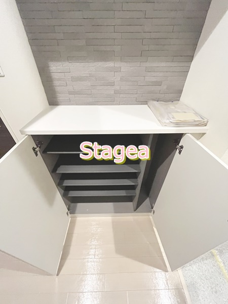 パームコテージⅧ番館の玄関